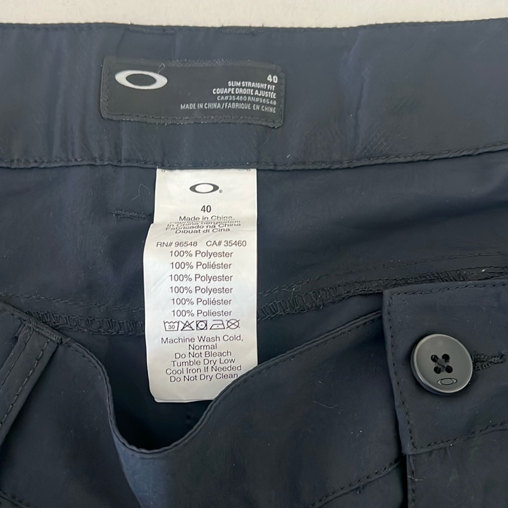 Oakley Shorts Size 40 - Picture 2 of 4